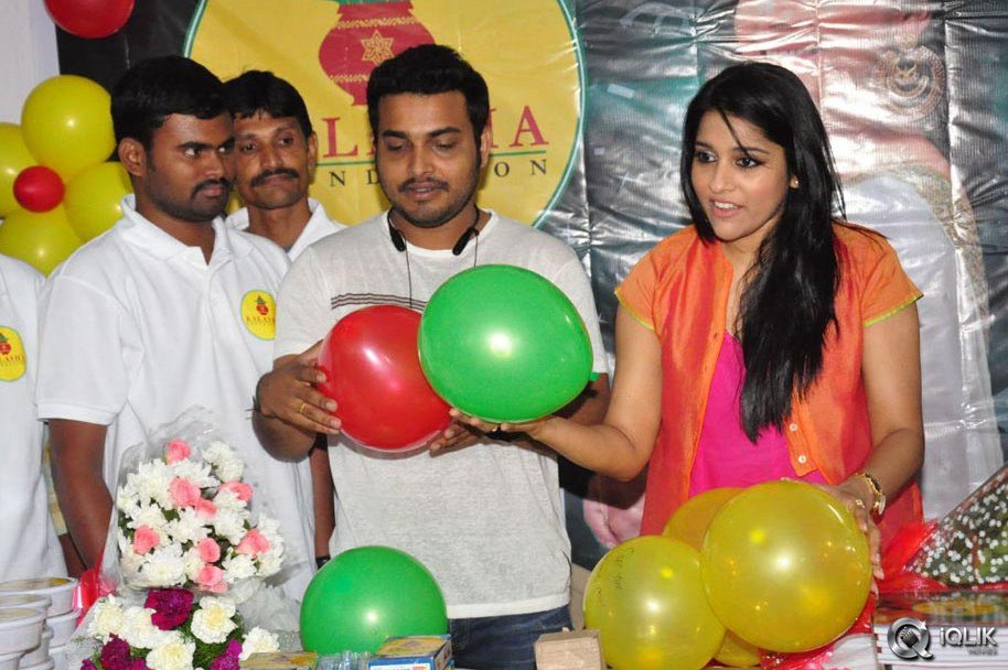 Rashmi-Goutham-And-Getup-Srinu-At-Akshara-Kalasha-Foundation